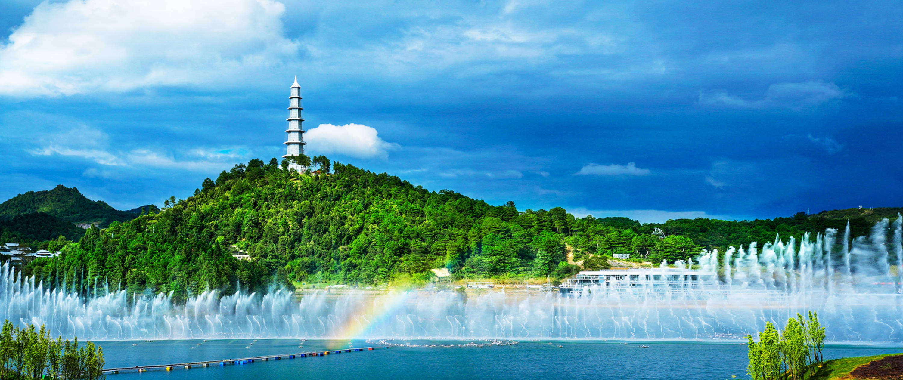 高铁修到我家乡】都匀东站"增肌",美食美景等您_贵南_建设_蒋斌