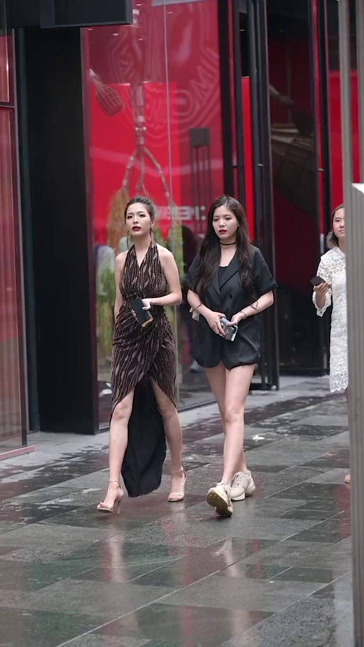 你更喜欢姐姐还是妹妹李一檬emoo 街拍美女