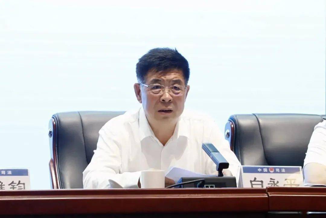 司法厅党委委员,副厅长张生,乌兰察布市副市长柴悦出席开班仪式,自治