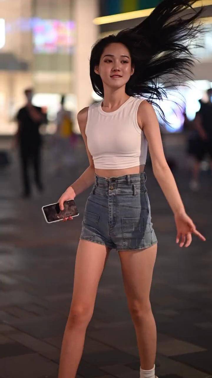 北京街拍,热裤穿搭潘小彤