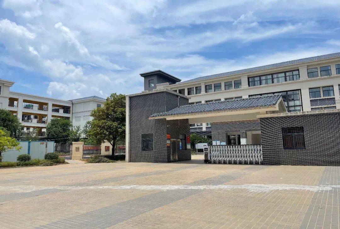 蕉岭中学桂岭校区初中七年级计划招500人_招生_登记_家长