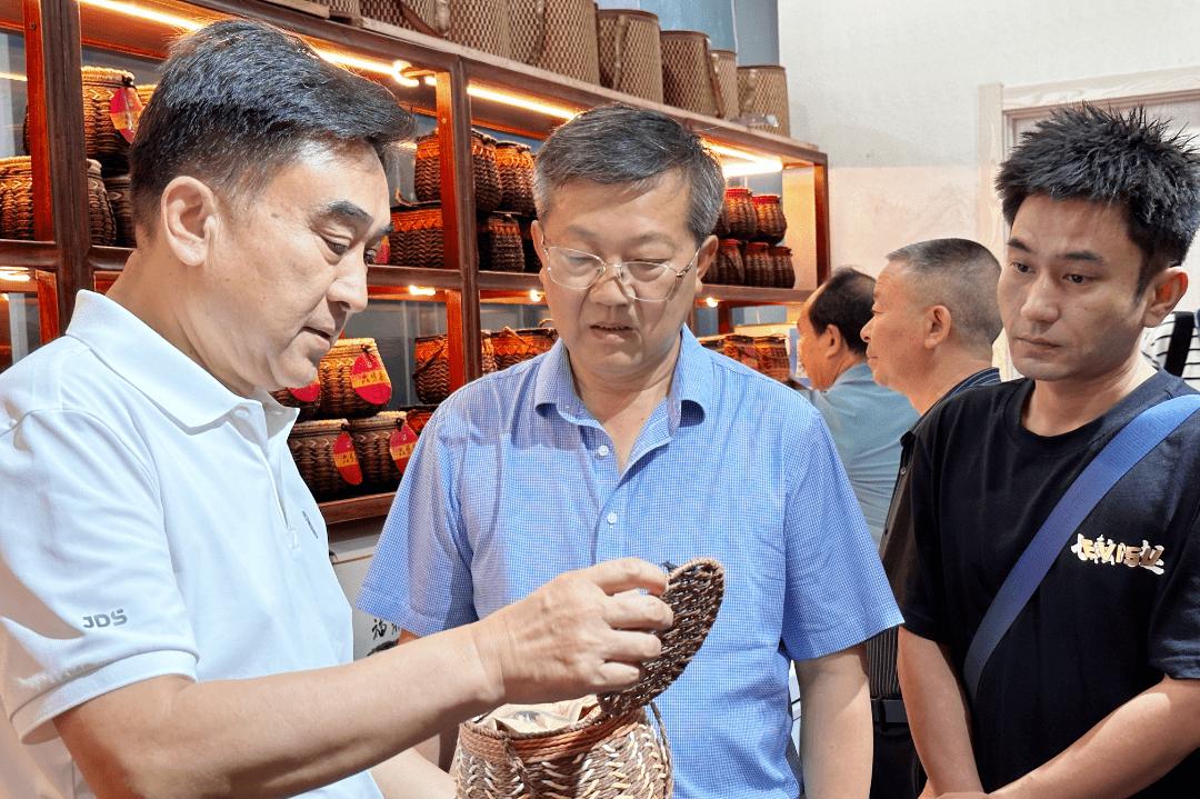 曹明权:合作共赢全力开拓武当山茶北方市场_茶叶_十堰_品牌
