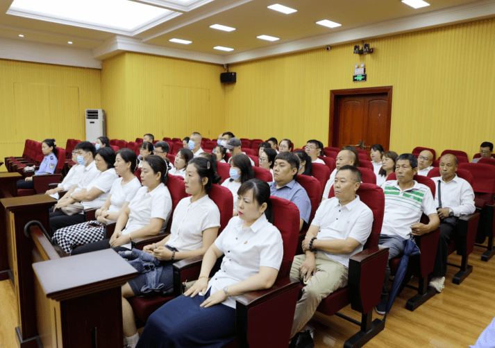 志愿者,哈平街道办事处及各社区干部,以及黑龙江夏商周科技有限公司