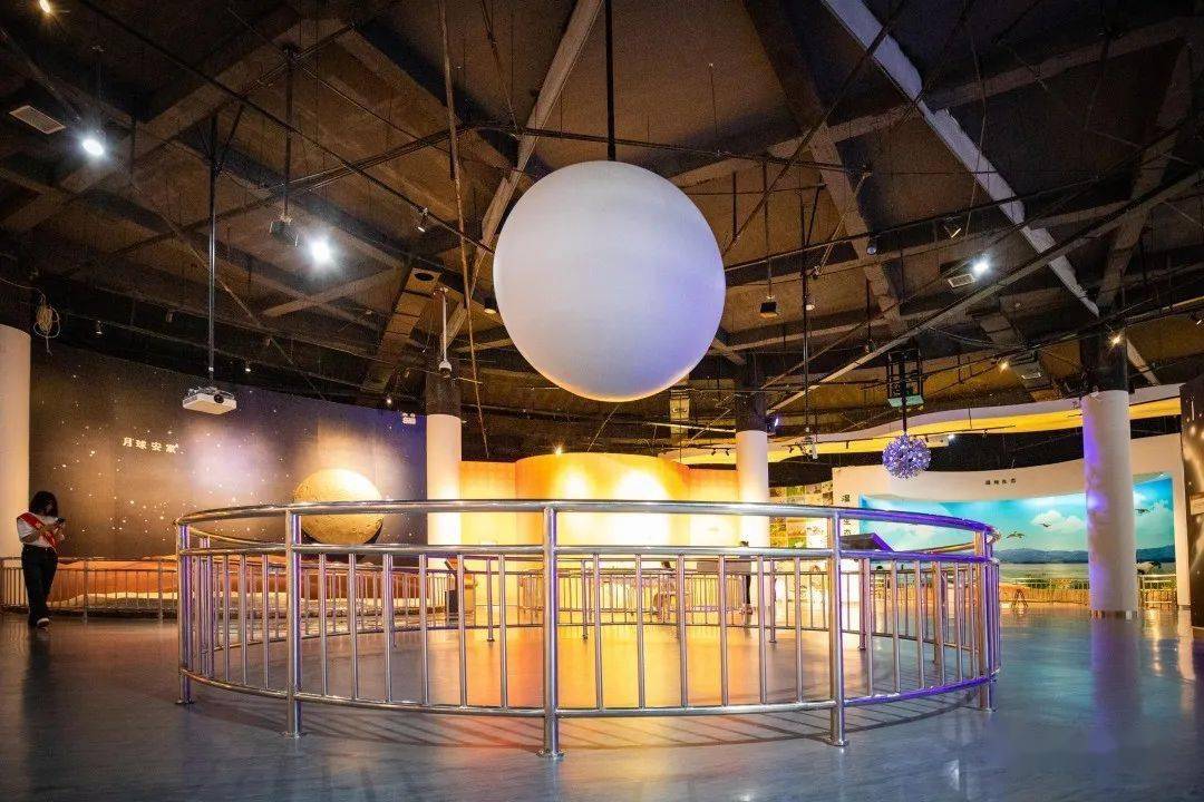 快跟着云妹子和无限的奇思妙想现场充满着科幻盛大举行在毕节市科技馆