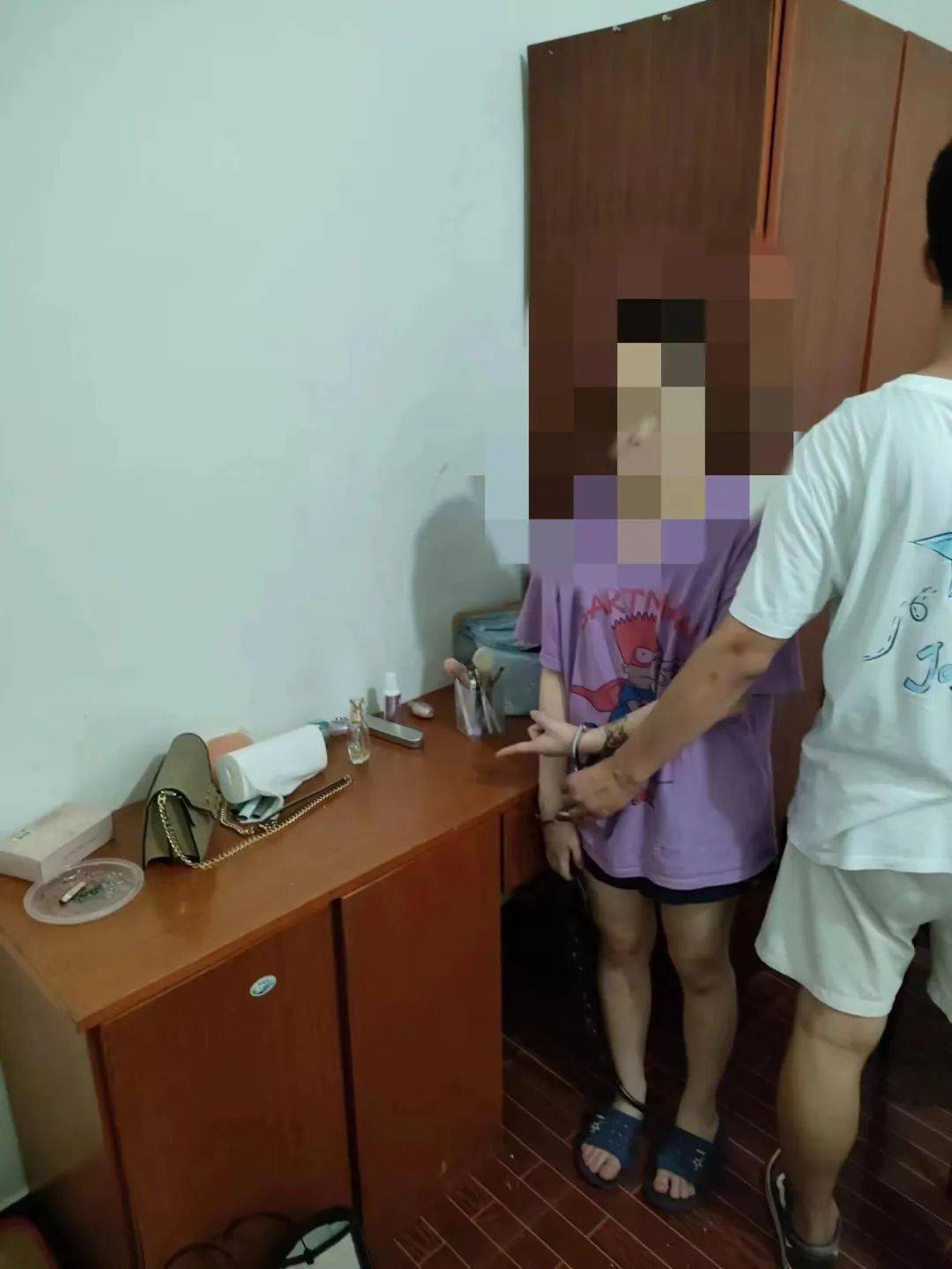 十八岁成人礼换来一张"拘留证"!