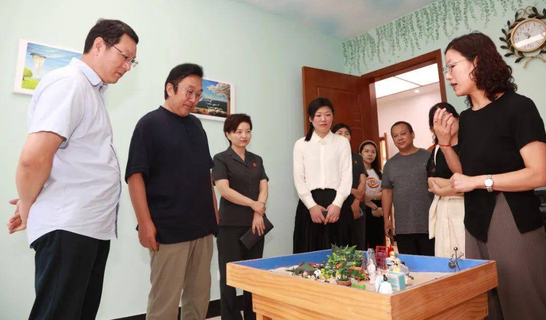 著名作家冯杰回到安阳,参加"最美读书声"读书分享会_干警_河南_活动