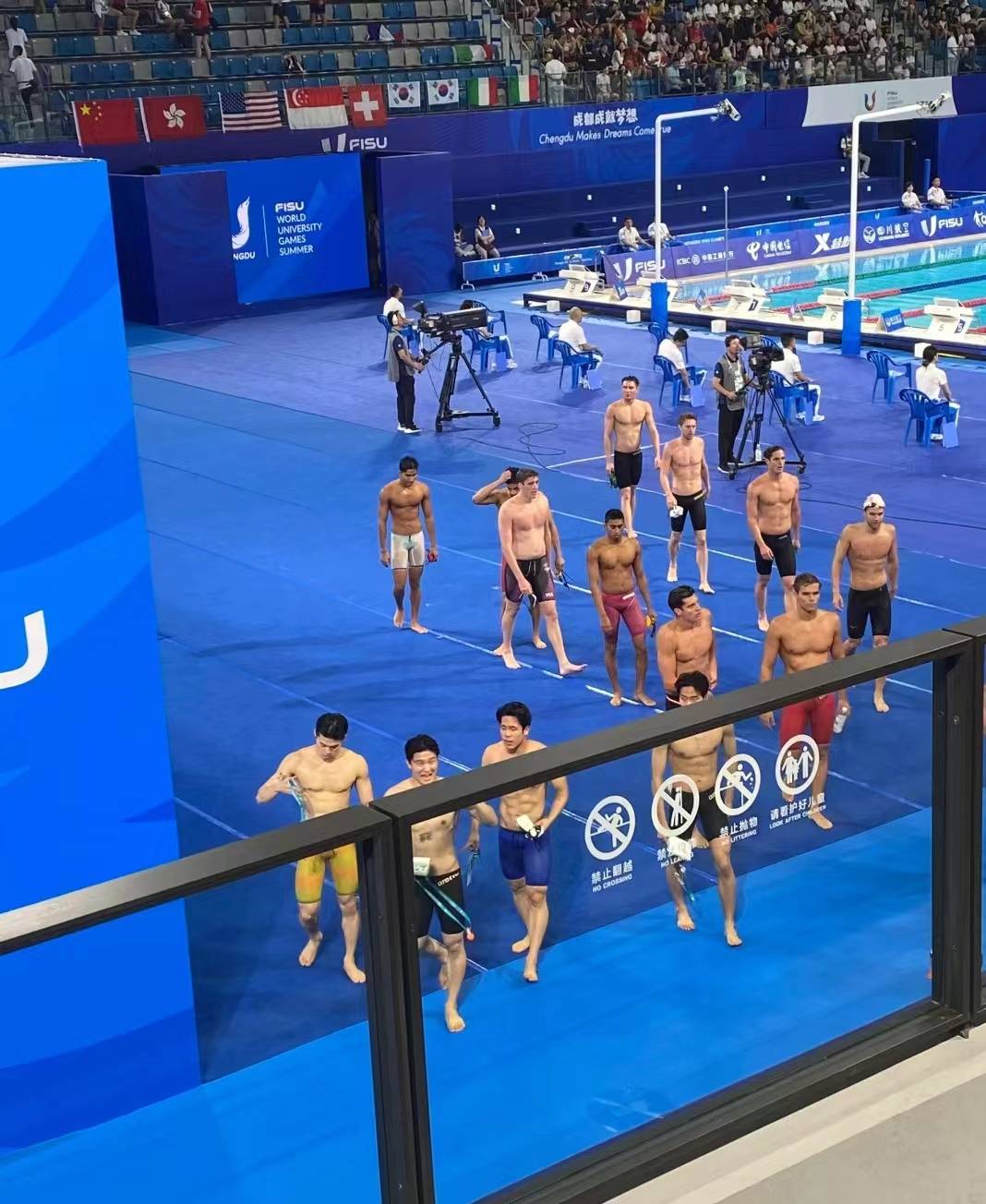 追光|肌肉,亲情和友谊 大运会游泳比赛"出圈"的背后