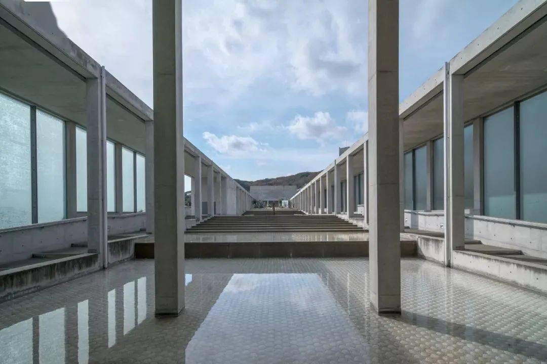 from 官网本福寺水御堂建筑设计:安藤忠雄淡路岛上的本福寺约创建于12