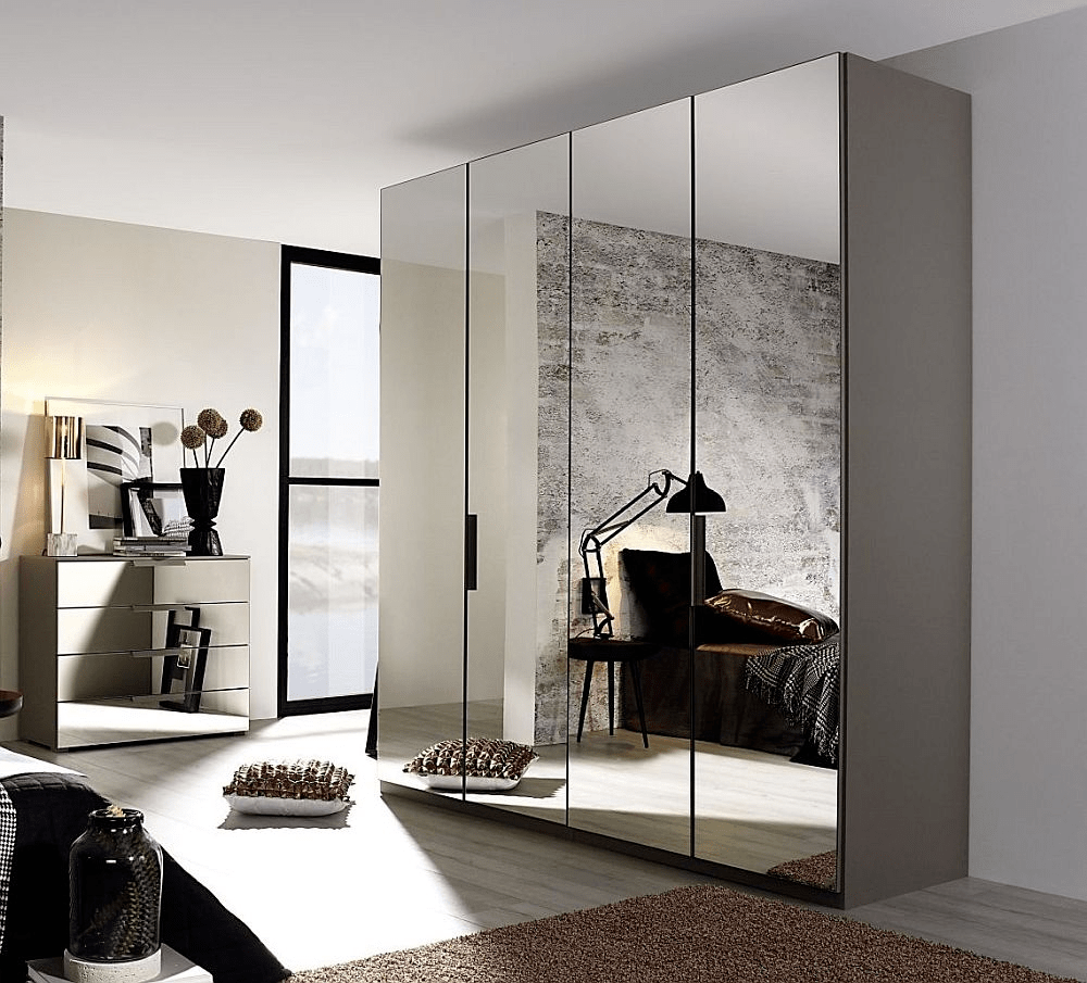 厨房门板▲由亚克力玻璃制成的陈列柜亚克力镜面清晰明亮,效果逼真