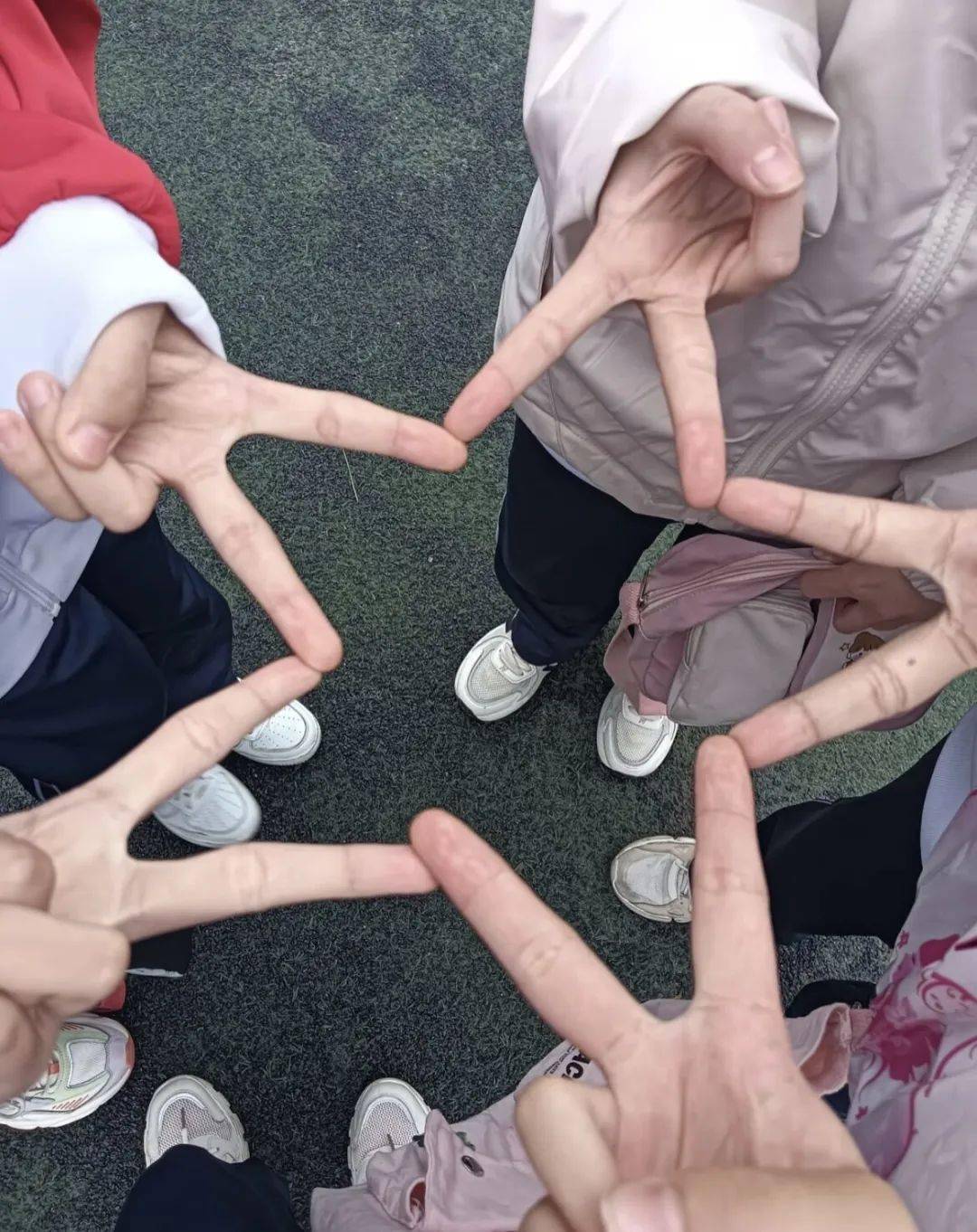 04/friendship充满未知惊喜的湖工大和小声一起探索期待着即将到来的