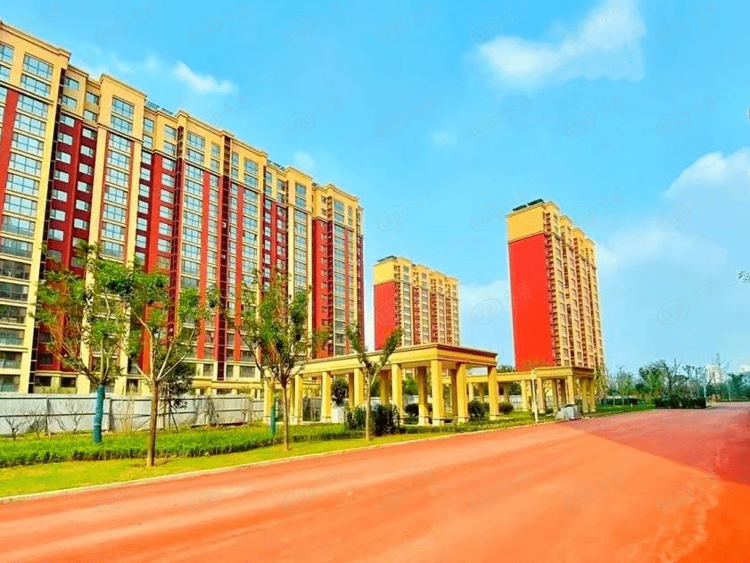 淄博张店鸿泰花漾城 价格来袭 约9800元/㎡_建筑_楼盘_配套