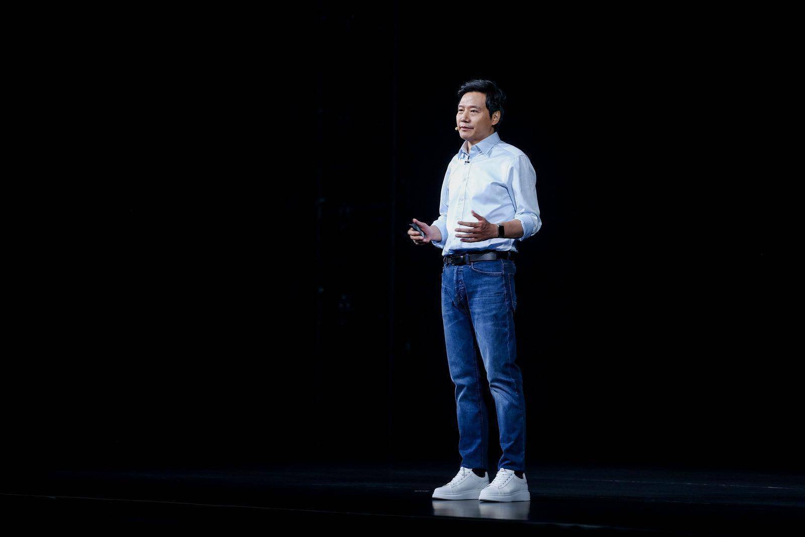 雷军演讲分享成长之道:需要有动力,也需要团队合作_小米_突破_产品