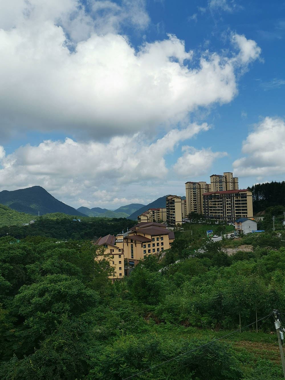 巴东:夏日绿葱坡大美风光_巫山县_绿葱坡镇_气候