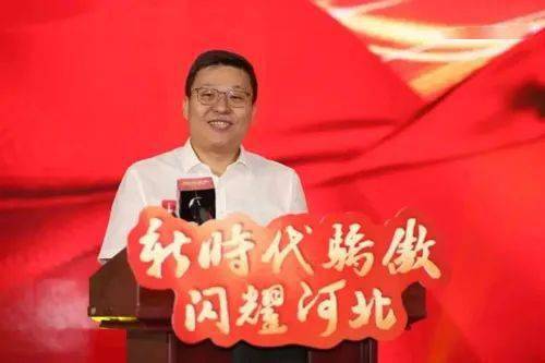分公司总经理郭鑫垚传达了公司最新业务政策,鼓励大家借力公司资源做