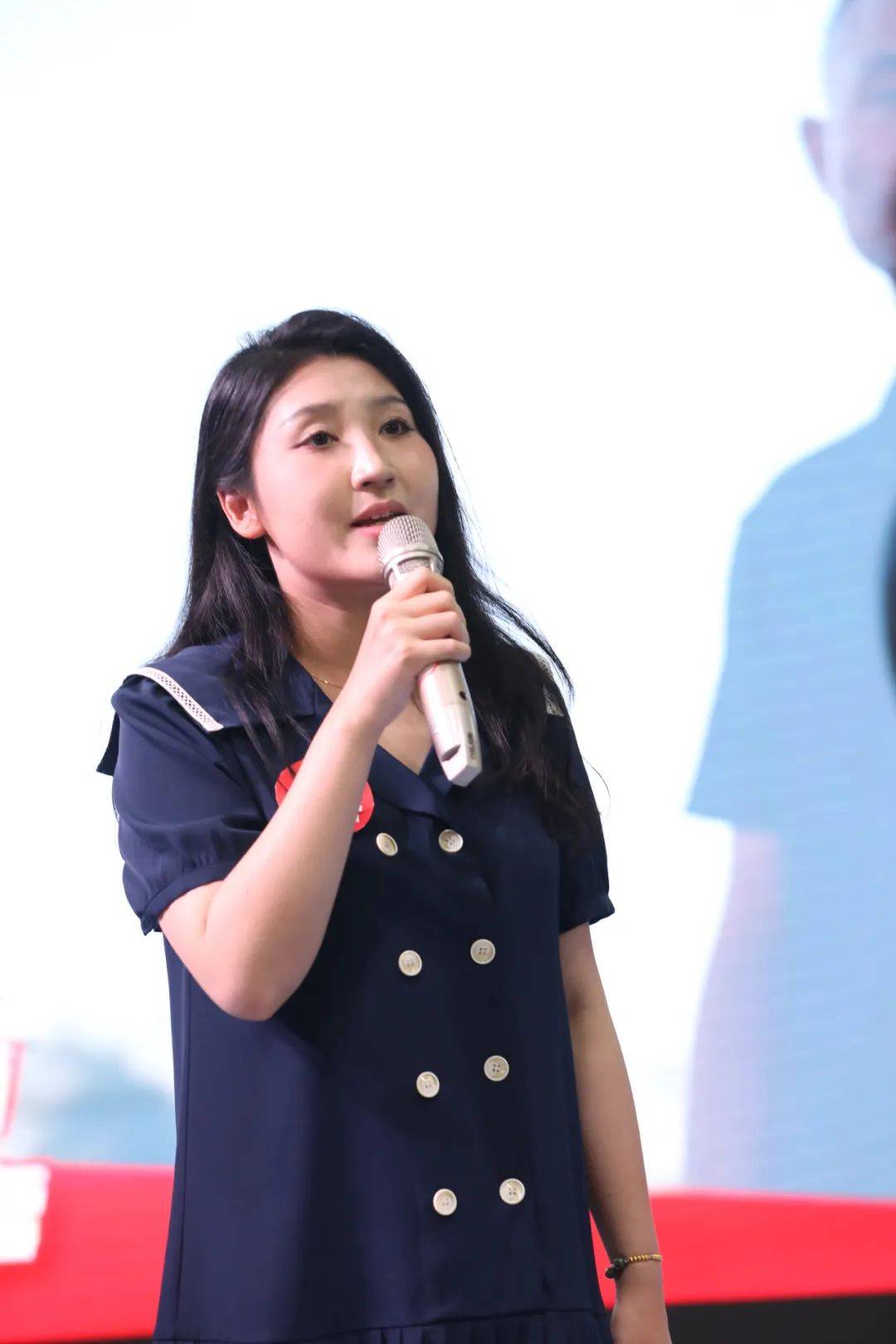 重庆_刘婷茹_露颖