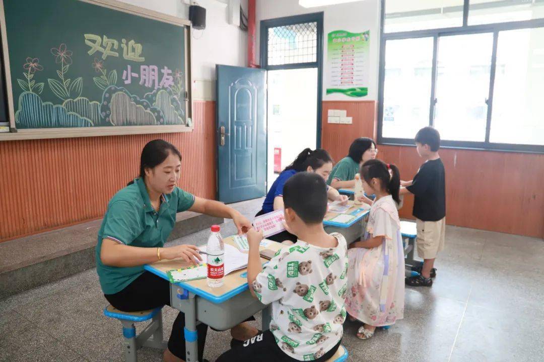 "星"心相印 同育美好——衢州新星小学2023级一年级新生见面会_校园