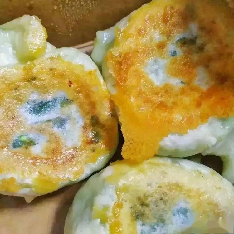 寿光虎头鸡虎头鸡是寿光传统地方名吃源于北魏时期贾思勰的家宴菜系其