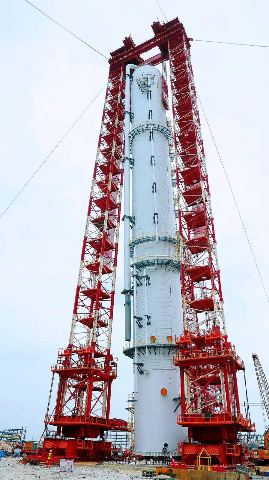 2吨,万华化学120万吨/年乙烯裂解装置关键大型设备成功吊装_公司_系统