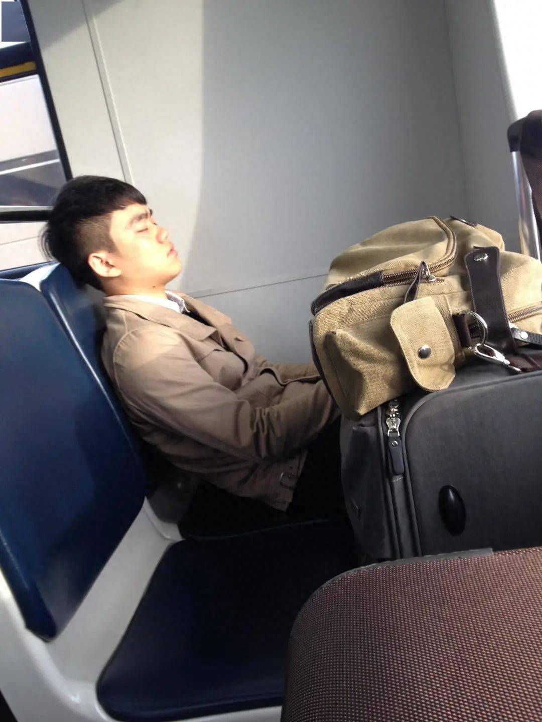 广东小伙回国创业,卖这个年销9000万元,登上行业第一