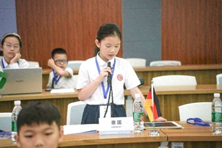 杨浦少年变身“小小外交官”,在这场模拟联合国峰会中展示自我 杨浦少年变身“小小外交官”,在这场模拟联合国峰会中展示自我