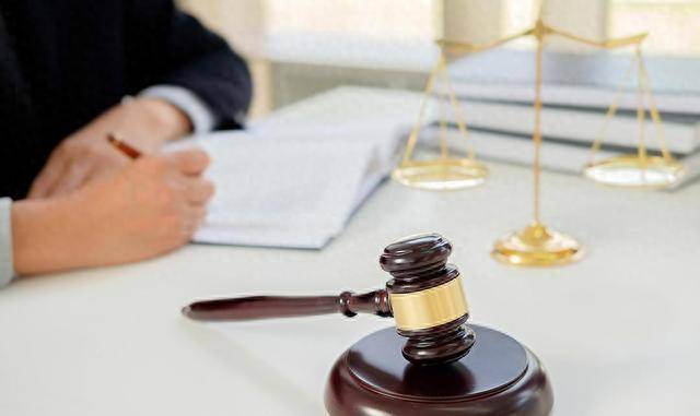 没有法律规定不构成犯罪，男性被强奸了不就以“强奸”罪处罚吗？
