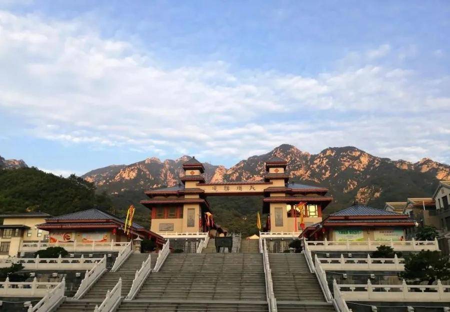 在天烛峰与山水对话,揽山河胜景_登山_封禅_景区