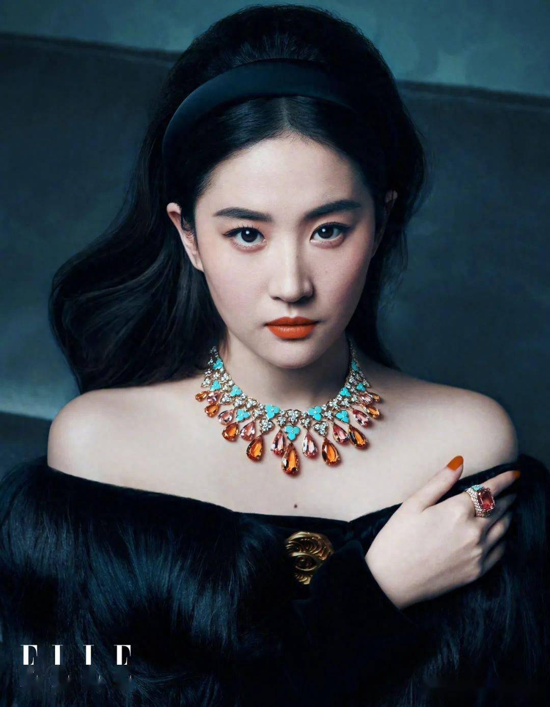 刘亦菲《elle》金九封面大片,华贵造型宛如出逃公主_东方_黑衣_黑发