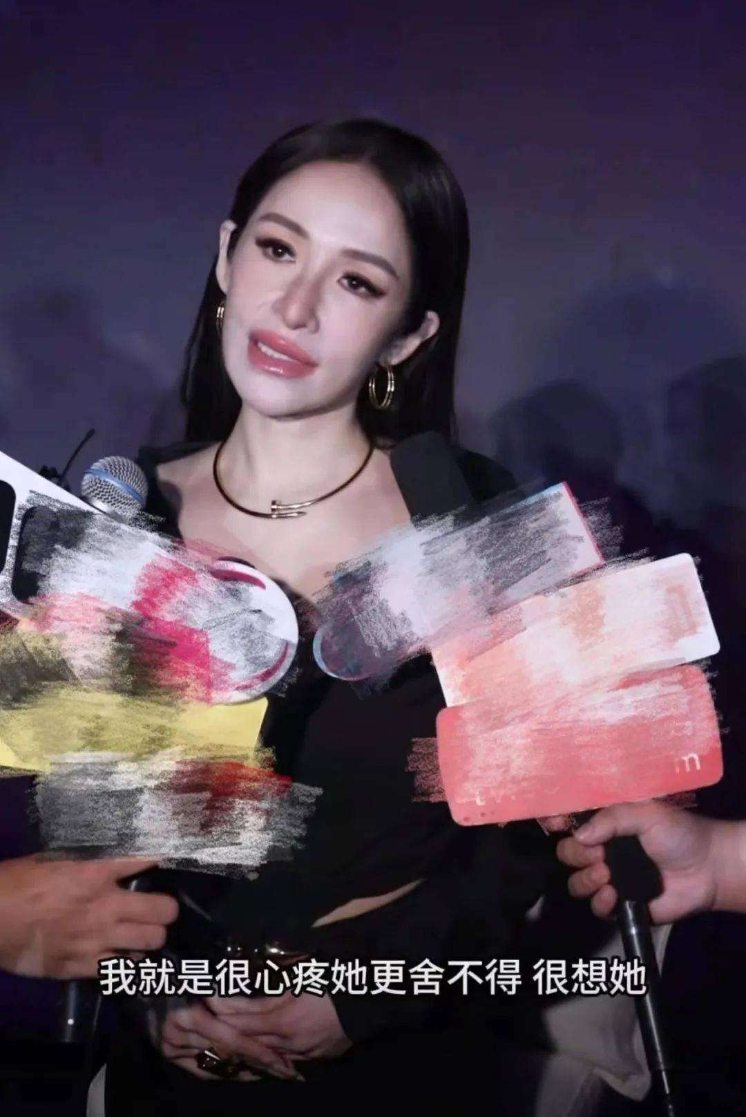 萧亚轩复出生图变化大,嘴角被狗咬伤疤痕明显,谈李玟哽咽泪目_音乐