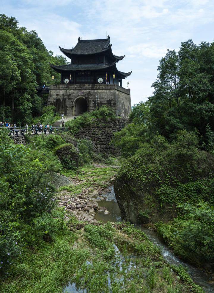 裁判员,教练员,领队,记者推出2023年内免门票游览广元剑门关,千佛崖等