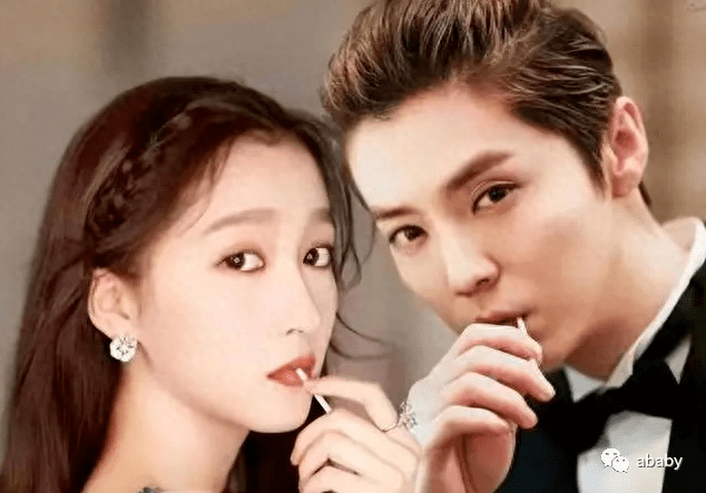 鹿晗关晓彤现身日本,大腿上淤青尤为扎眼,频繁赴日立场遭质疑_网友