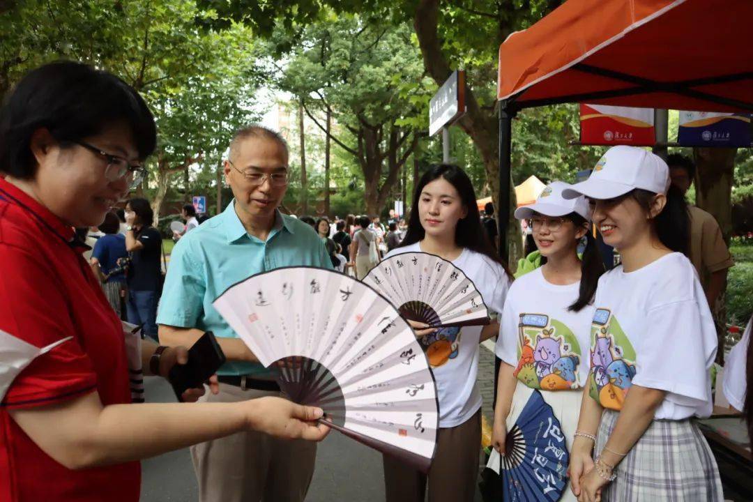 这是五大书院ta们的初体验_校园