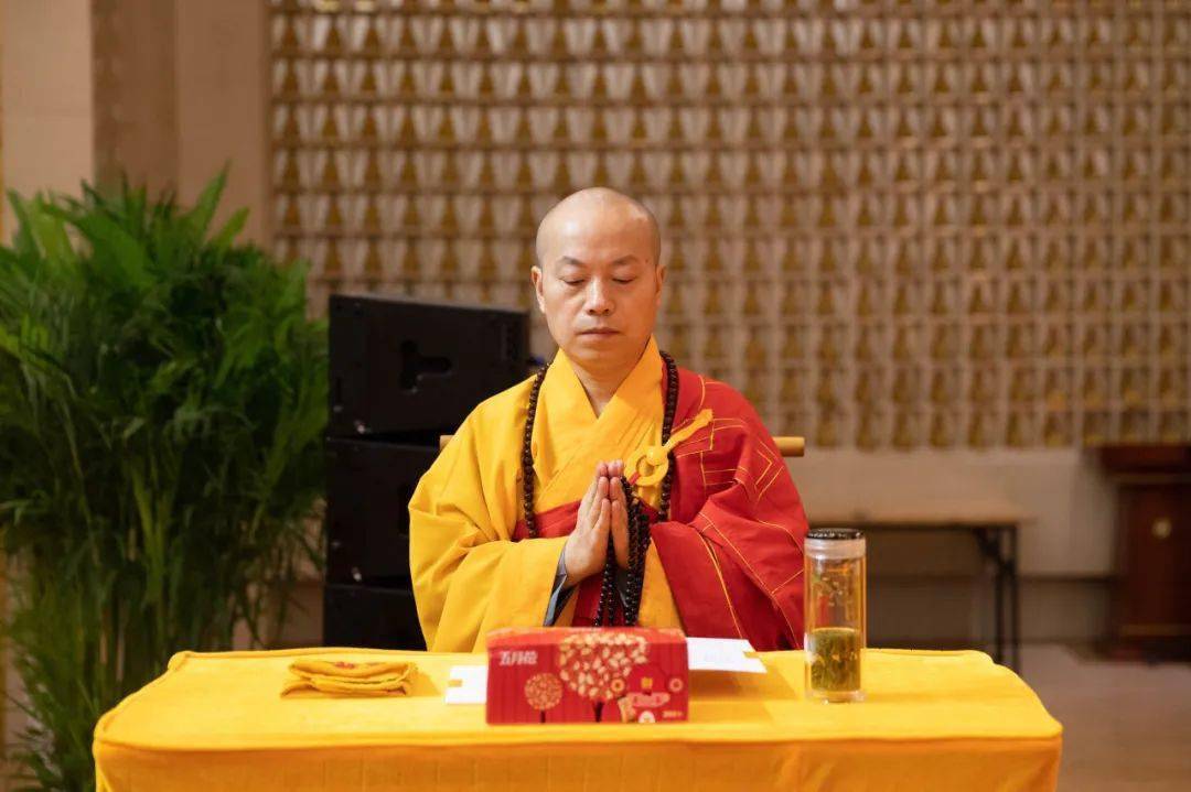 随后法师如法进行盂兰盆供及往生供.