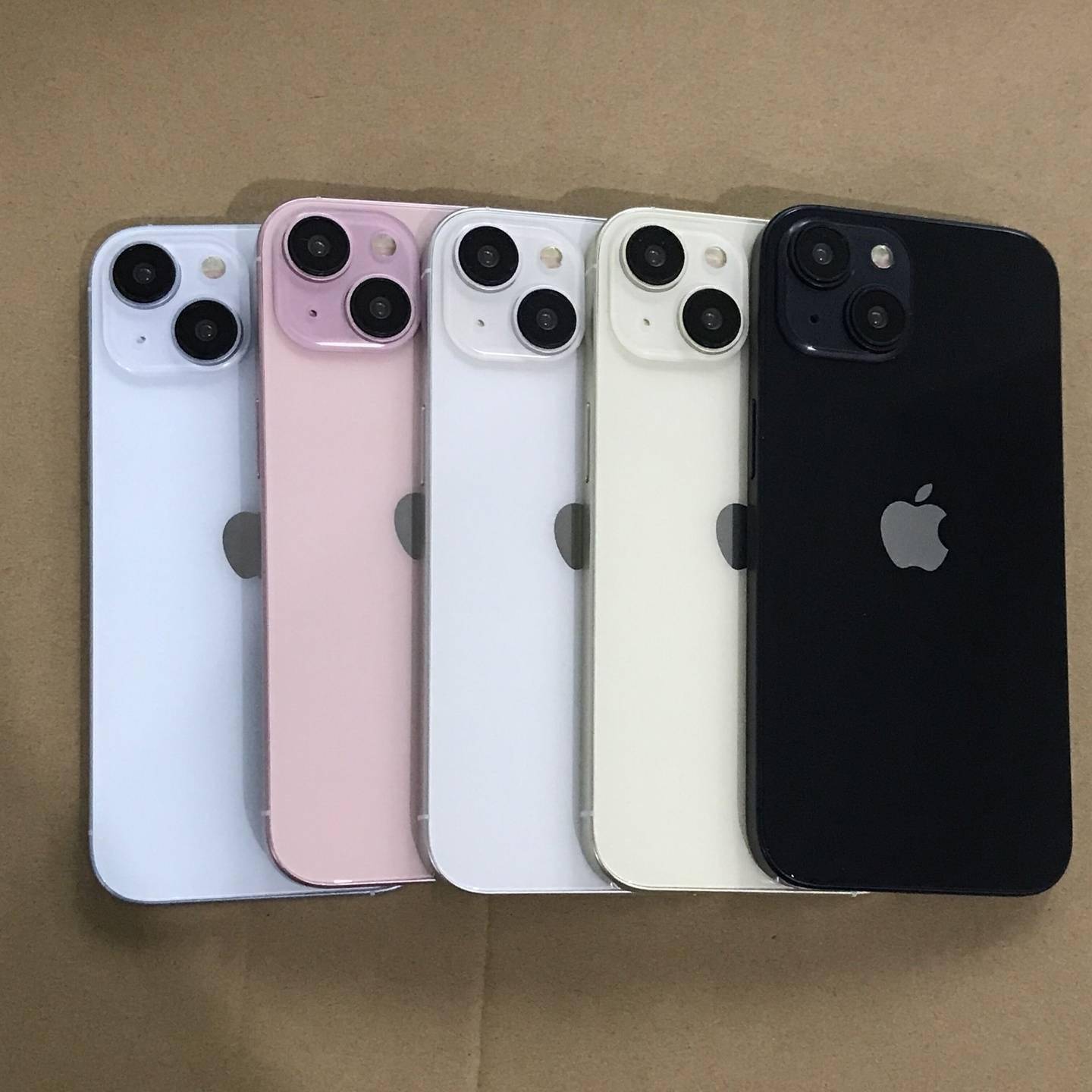 苹果 iPhone 15 和 iPhone 15 Pro 机模展示 新机颜色外观曝光图片 第8张