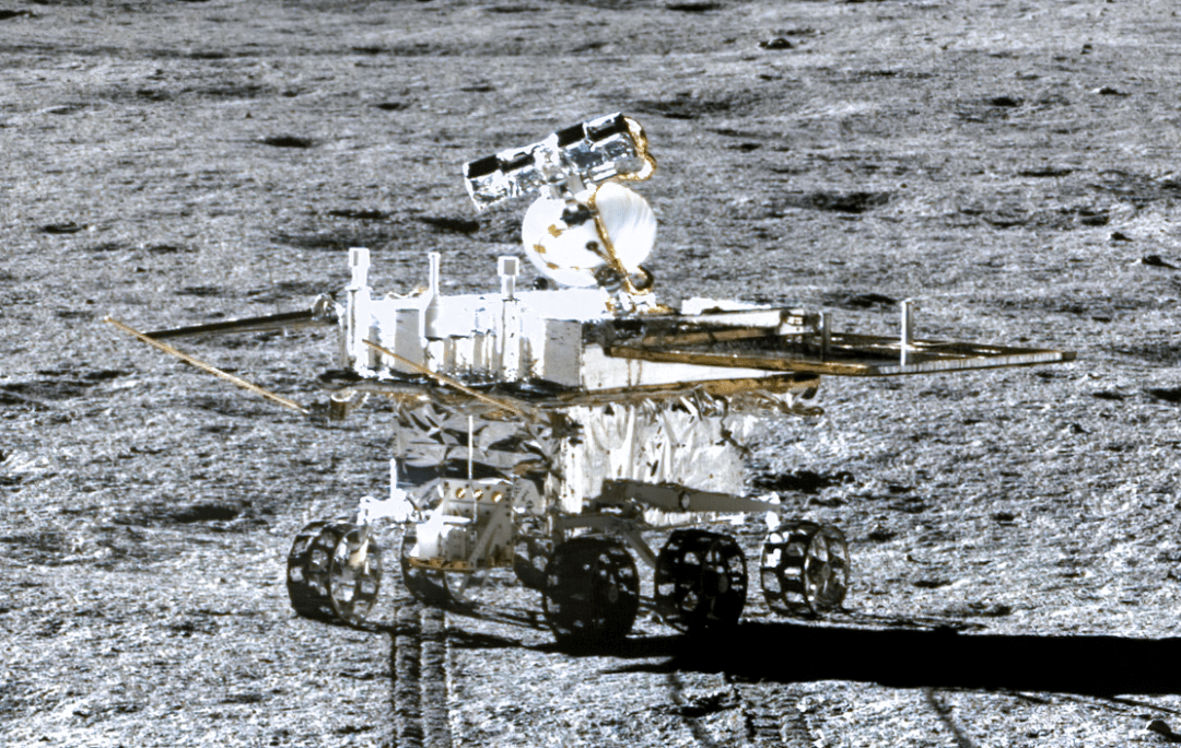 印度月球车无法穿越4米宽陨石坑!