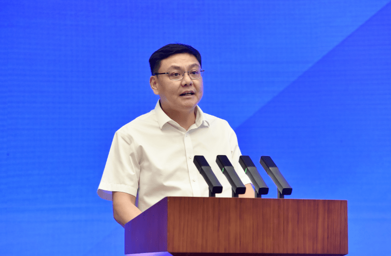 刘一灵在讲话中指出,在加快建设世界重要人才中心和创新高地,奋力推进