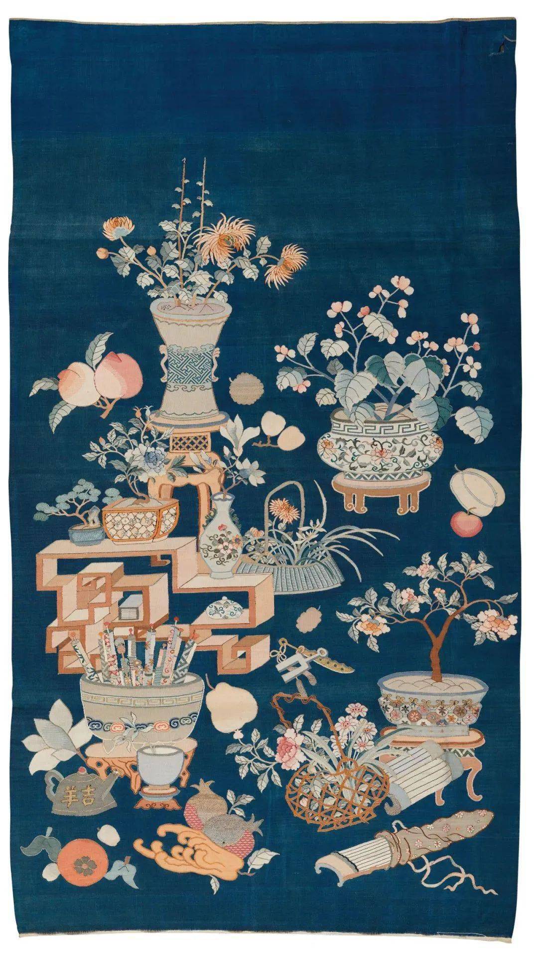 蓝地博古缂丝镜芯苏州长114.5cm,宽62.