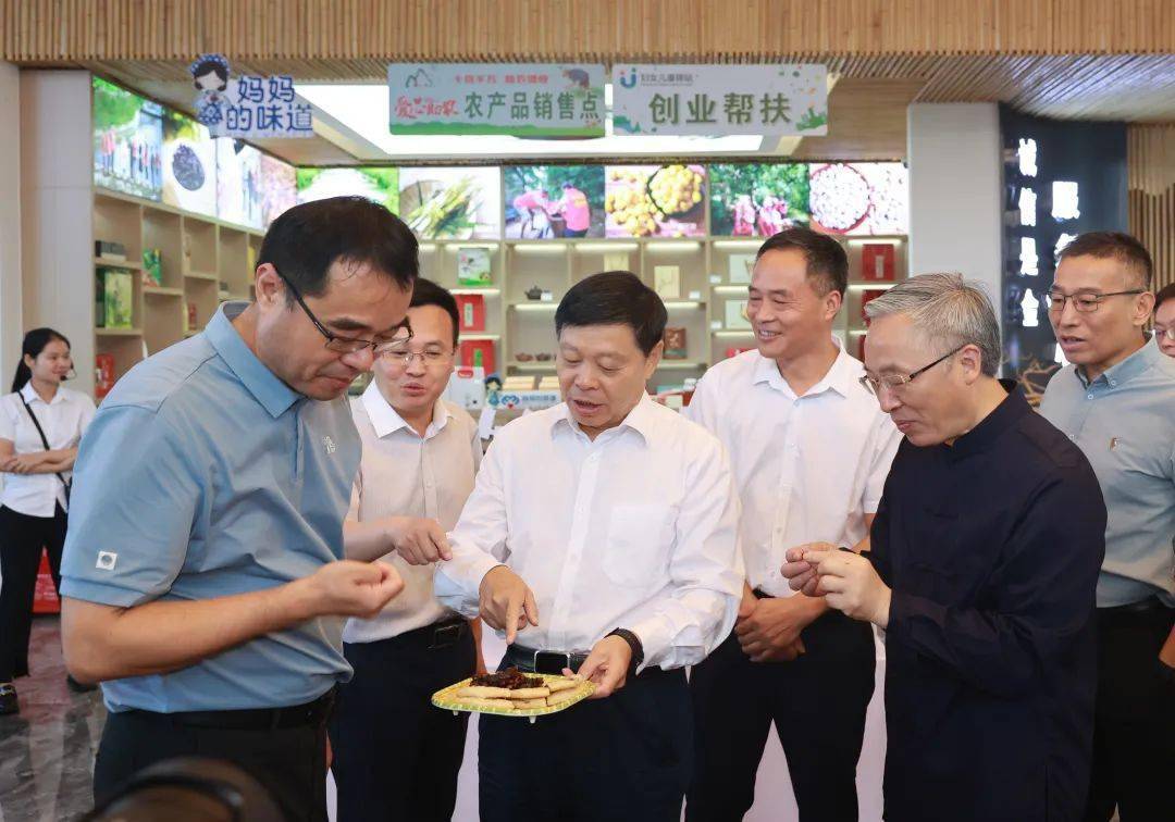 长刘洋一行来长调研乡村博物馆建设工作暨长兴县乡村博物馆文创集市