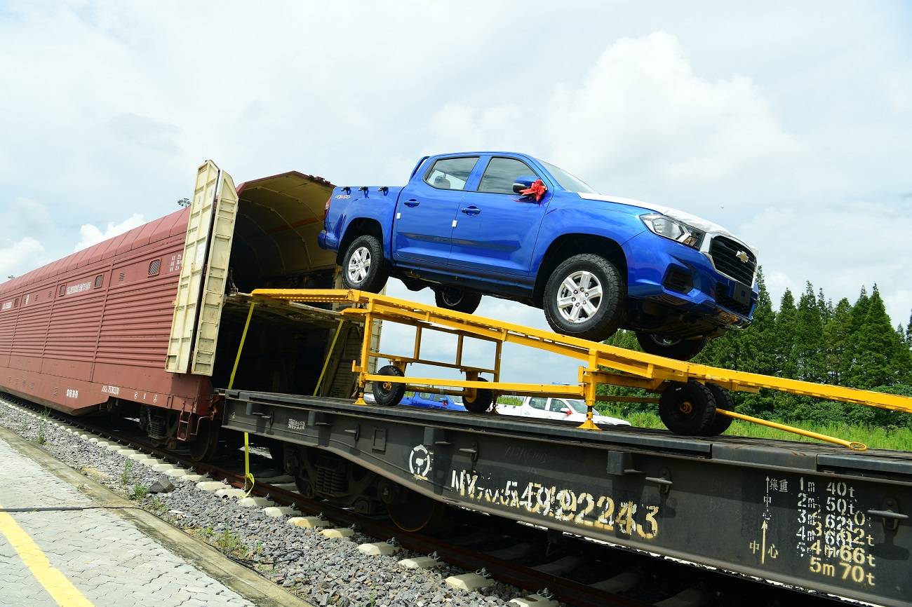 首列商品汽车笼车顺利到达 国产汽车"坐火车"到太仓港出海_铁路_苏州