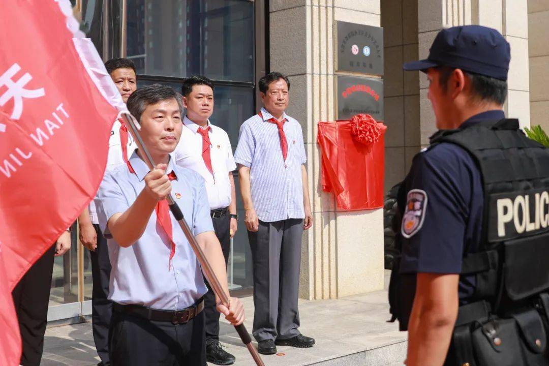 西青区少年警校校长,副区长,公安西青分局局长鲍杰同志为西青区少年