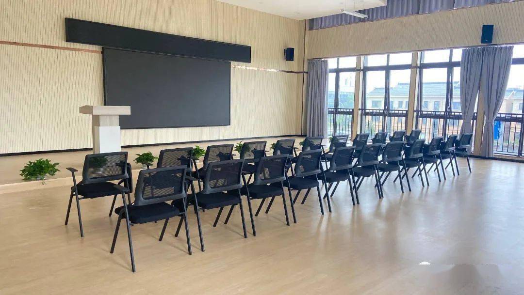 幼儿园室内外实景图来源:嵊州市教育体育局版权归原作者所有,如有标注