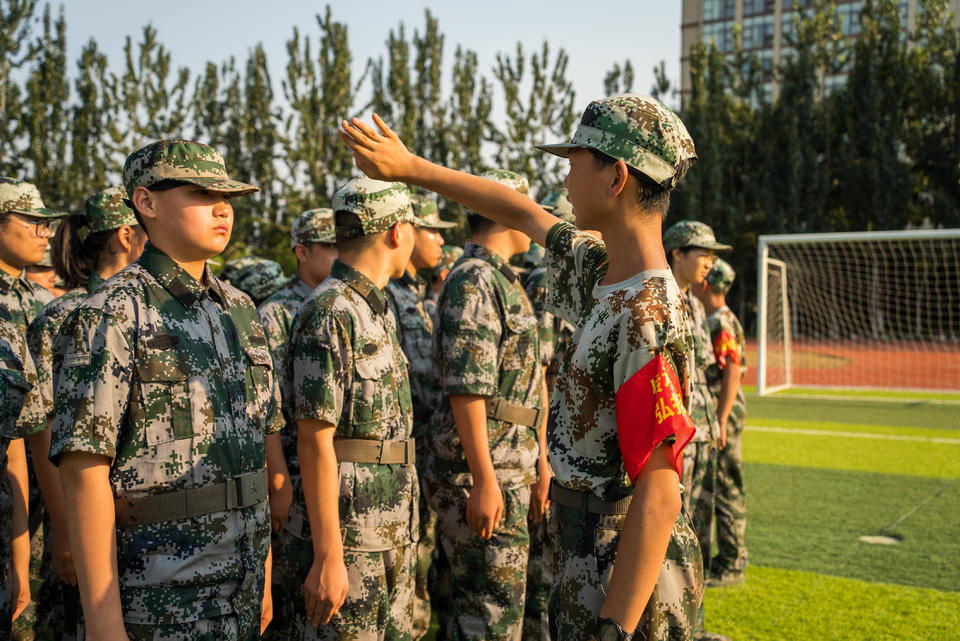 打造多元课堂,曲阜夫子学校做有"温度"的陪伴式教育_军训_课程_文化