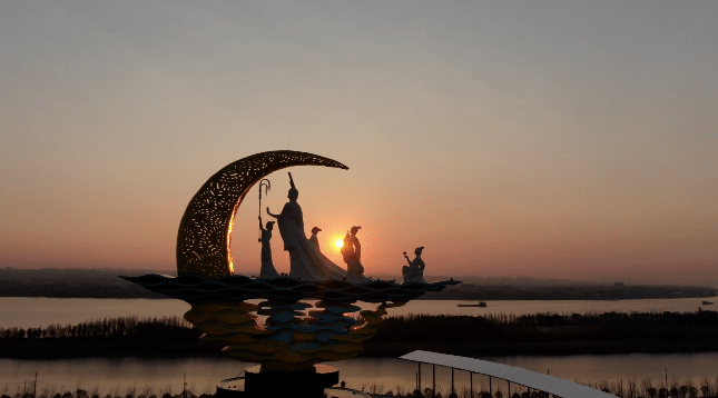 脱贫县花715万建牛郎织女雕塑,当地通报:对招标,造价全面审查_鲁山_不