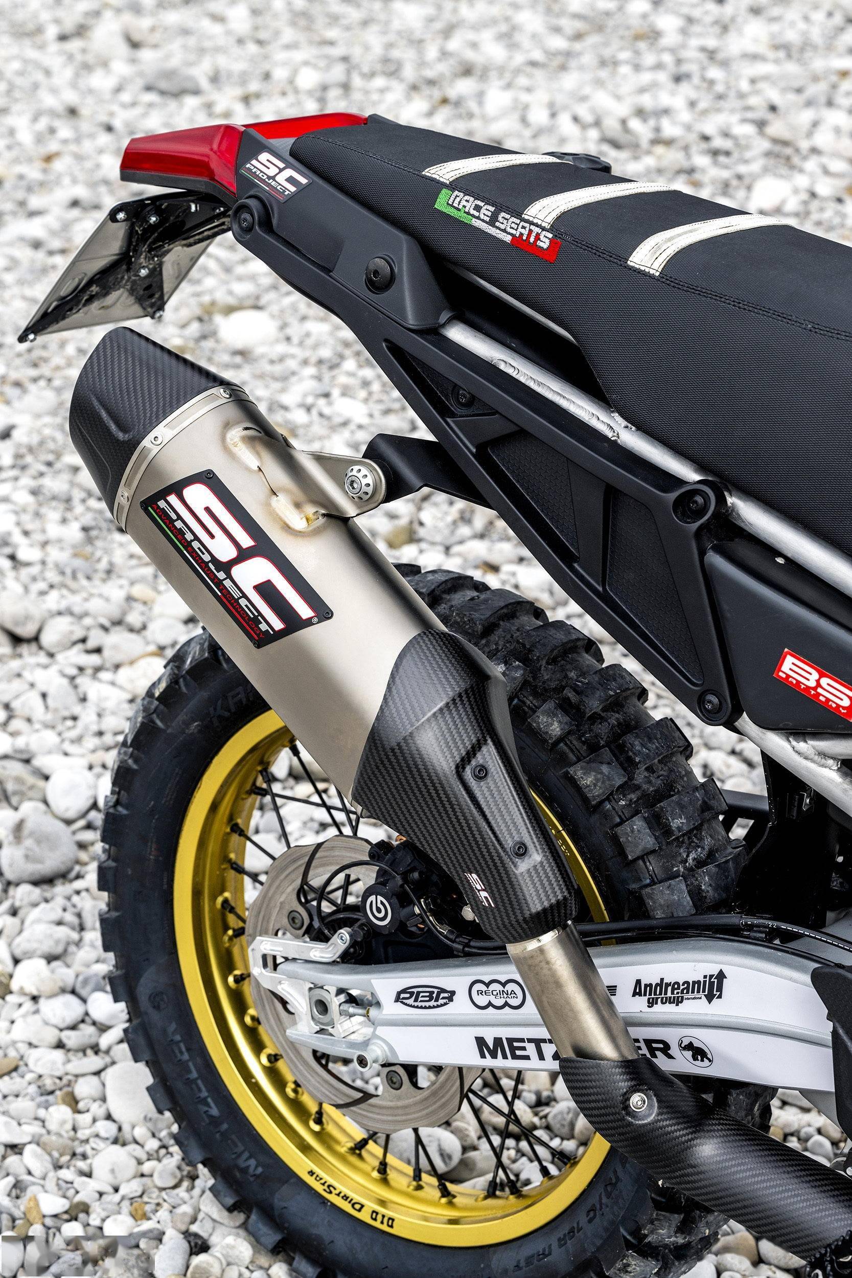 拉力赛车规格的阿普利亚 tuareg 660