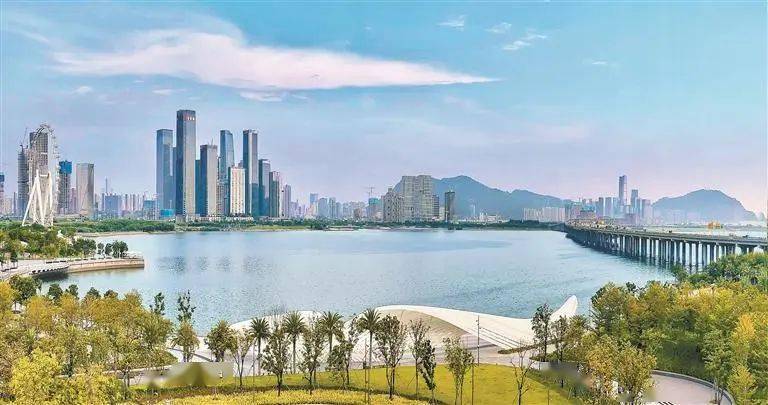 前海:高质量发展动能澎湃生机勃勃_创新_香港_支持