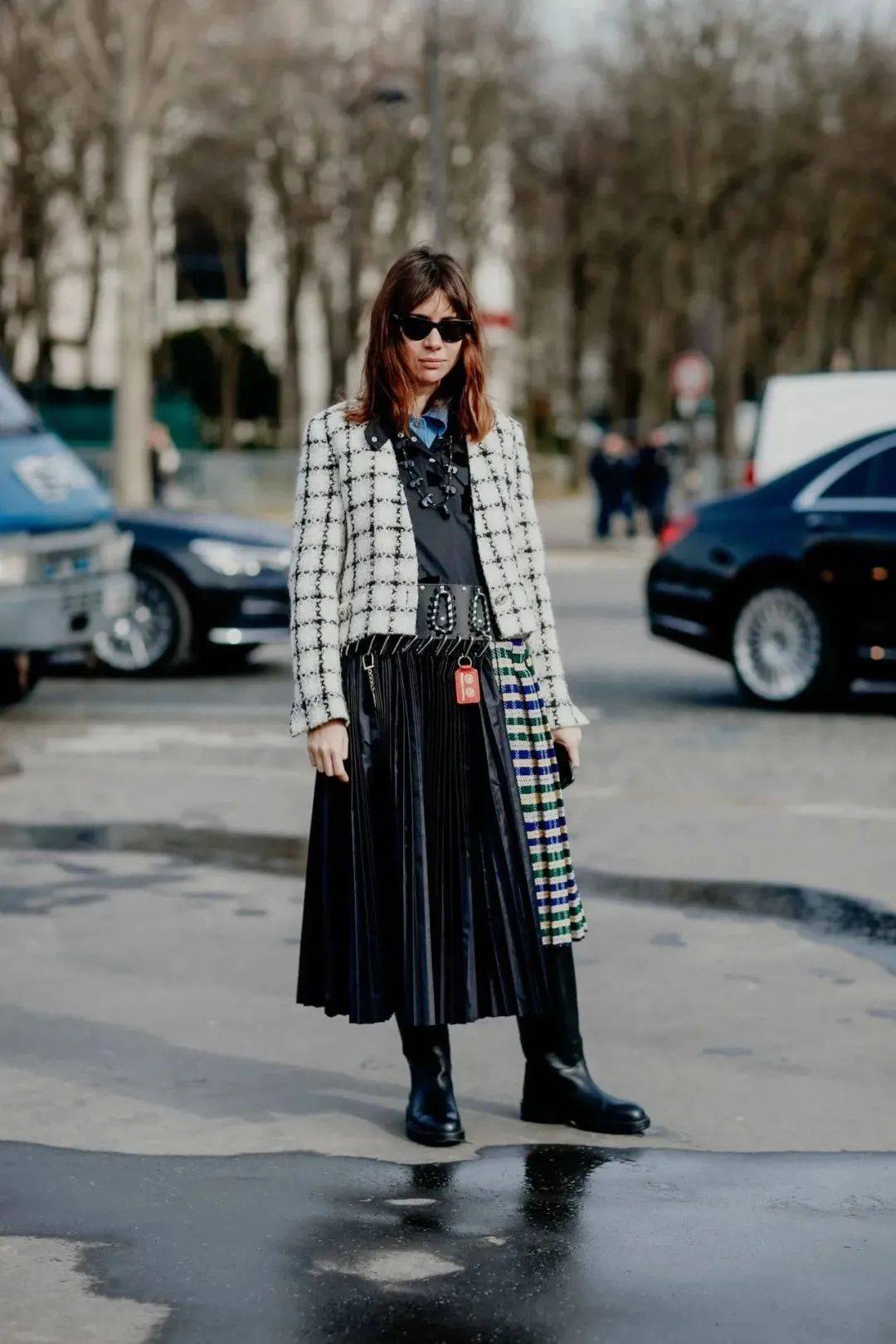 杨紫终于找到适合她的穿搭风格了_西装_百褶_整体