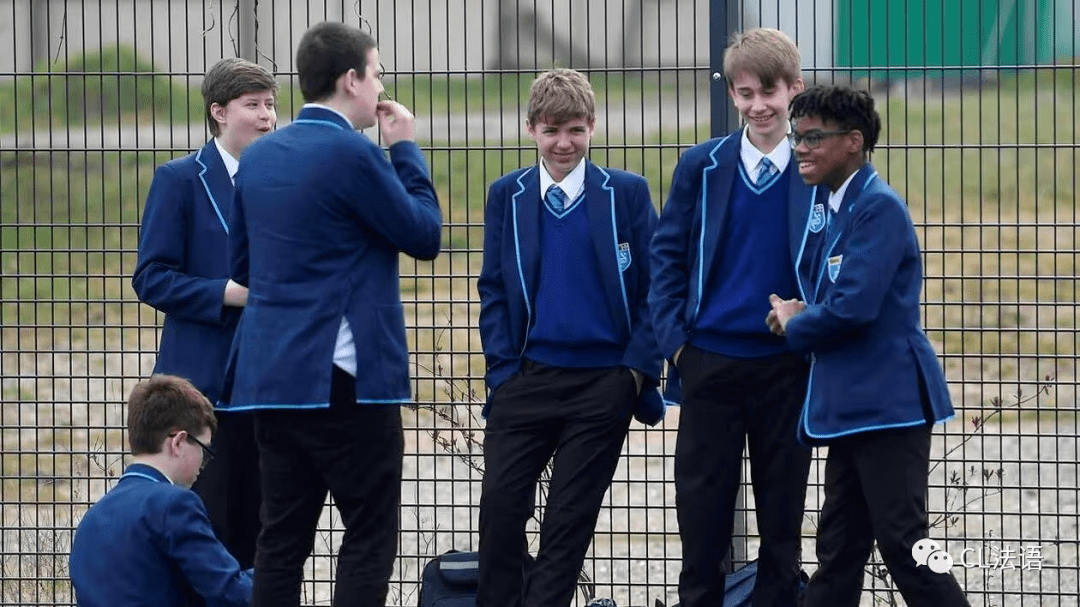 开学季,法国公立学校要求穿校服了?_deux_pour_制服