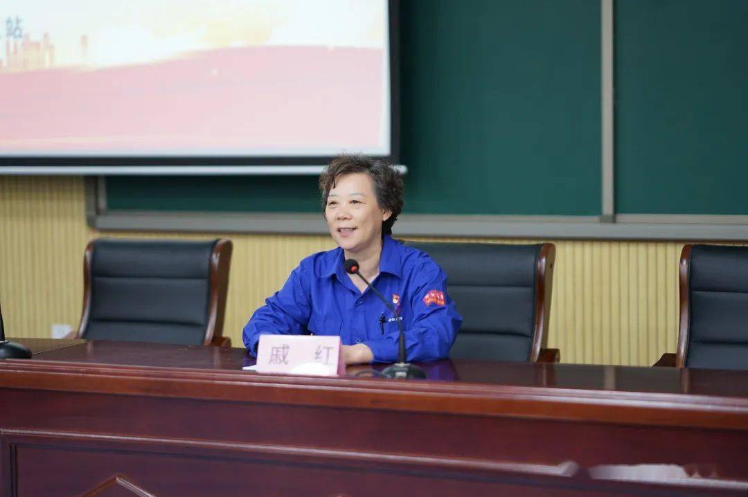 保定工会劳模工匠宣讲团 "六进"宣讲活动在保定七中开讲!