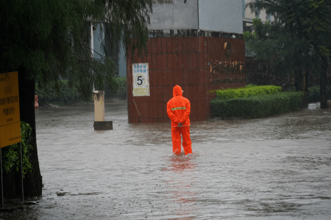 “谢谢你们！在暴雨中守护南沙”_排水_路段_小南