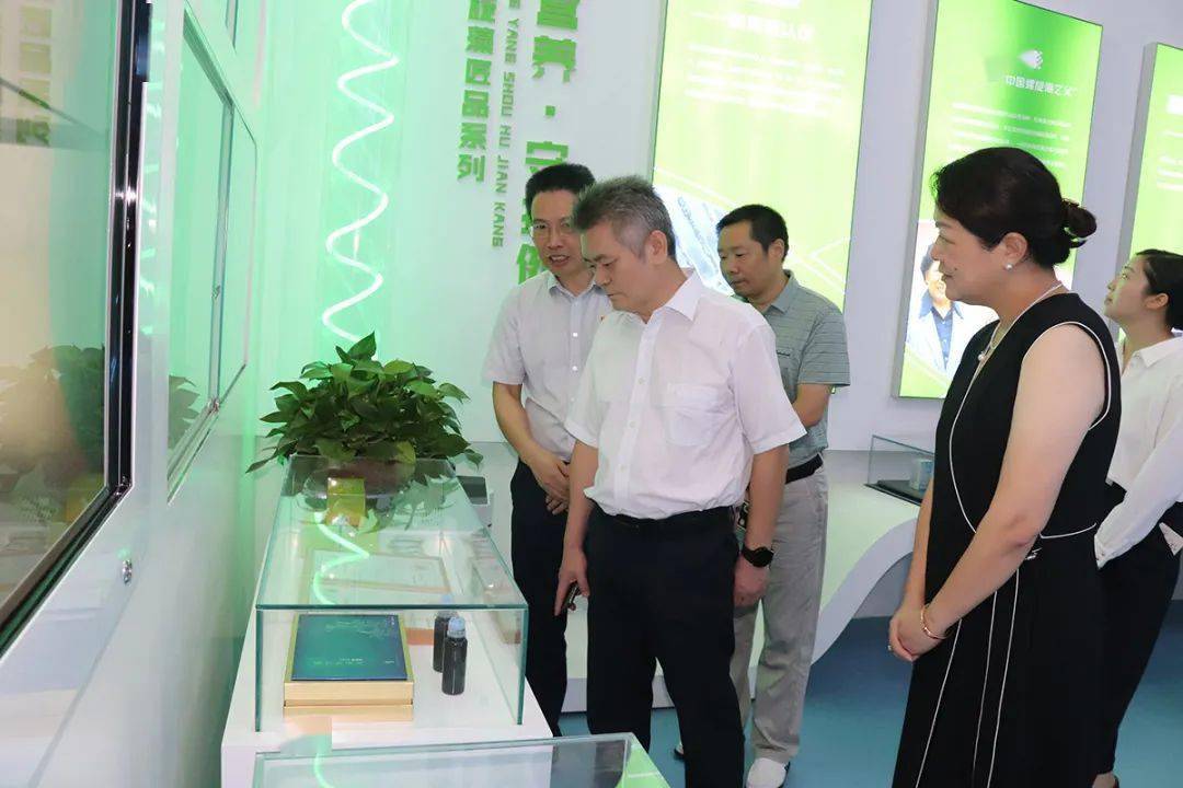 中心维权部部长谢妍;浏阳市市场监督管理局(知识产权局)副局长周学群