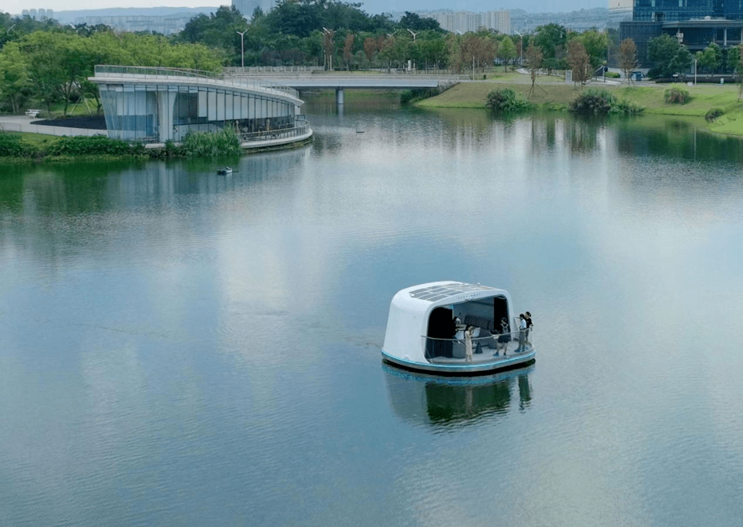 来明月湖玩水～ "漾"水上超级空间全国首次投入运营